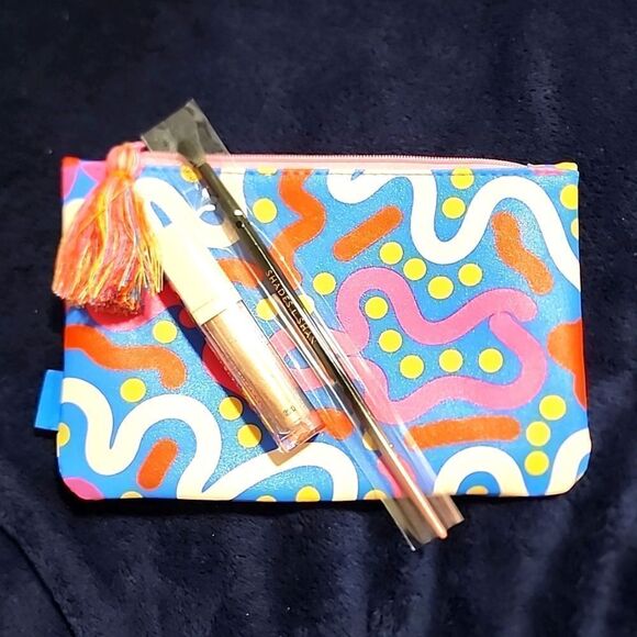 Make up bundle free with Purchase brand new - Picture 1 of 4